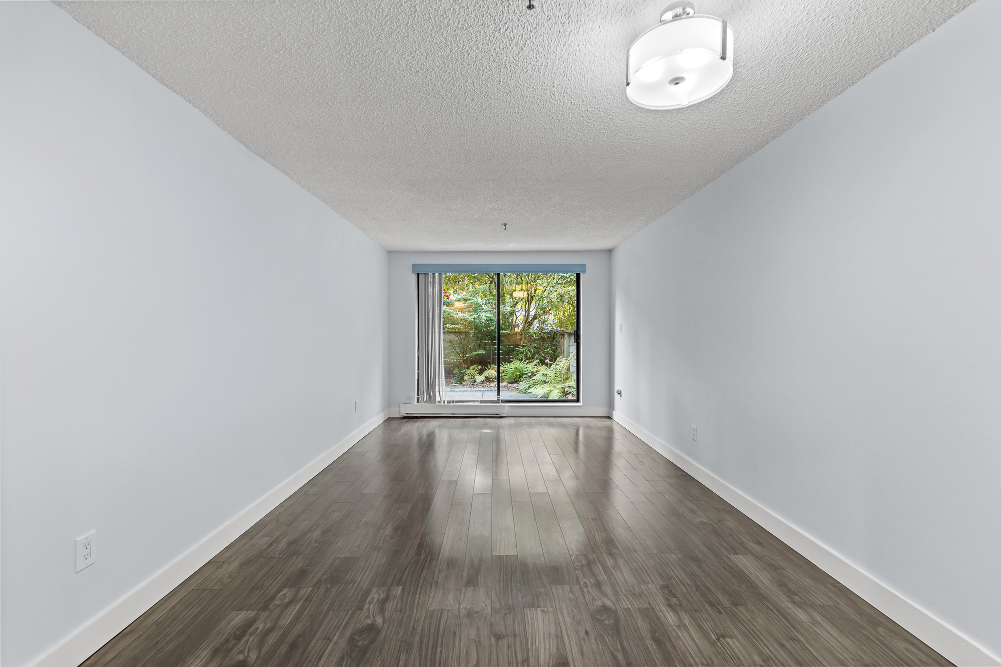 #101 -2119 Bellevue Avenue